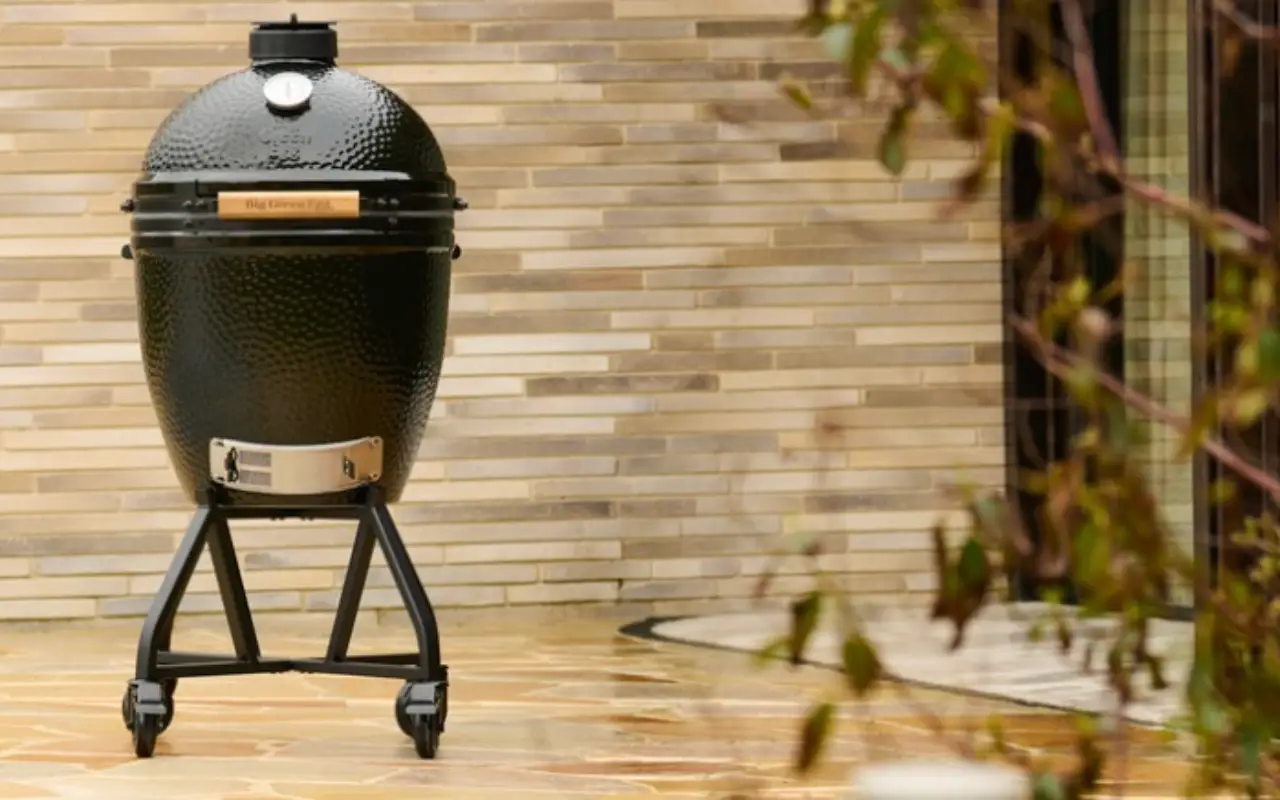 Gril Big Green Egg Large The Onyx – základní set (k dispozici od května, lze předobědnat)